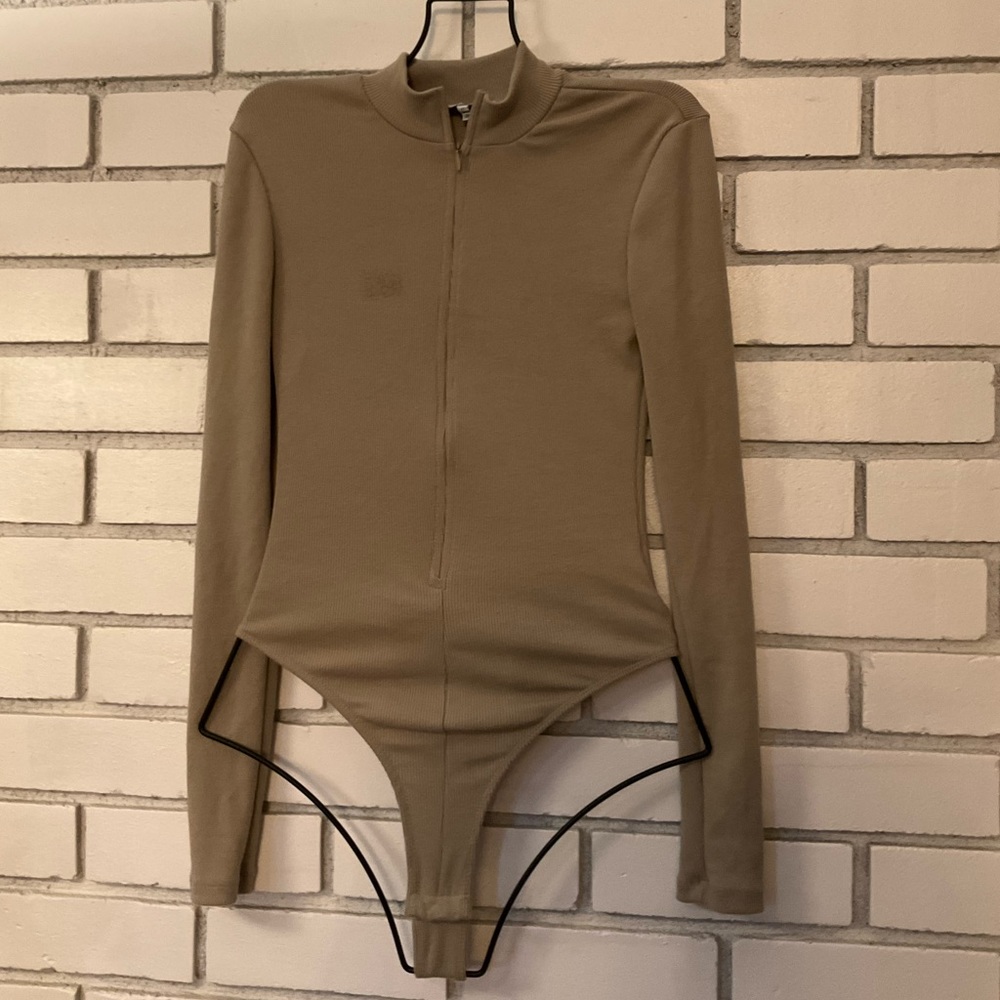 Full zip tan bodysuit XS